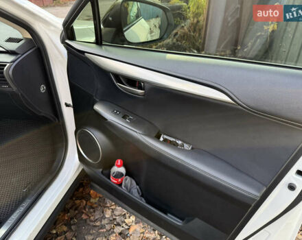 Белый Лексус НХ, объемом двигателя 1.99 л и пробегом 51 тыс. км за 35000 $, фото 14 на Automoto.ua