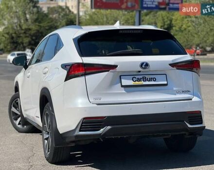 Білий Лексус НХ, об'ємом двигуна 2.49 л та пробігом 65 тис. км за 30900 $, фото 9 на Automoto.ua
