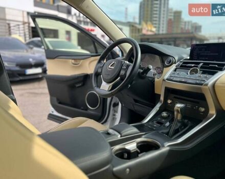 Білий Лексус НХ, об'ємом двигуна 2.49 л та пробігом 65 тис. км за 30900 $, фото 28 на Automoto.ua