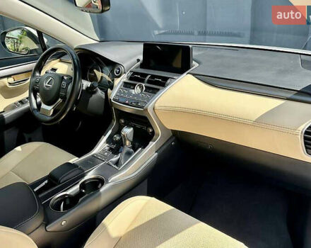 Білий Лексус НХ, об'ємом двигуна 2.49 л та пробігом 45 тис. км за 29799 $, фото 27 на Automoto.ua