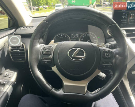 Белый Лексус НХ, объемом двигателя 1.99 л и пробегом 51 тыс. км за 35000 $, фото 1 на Automoto.ua