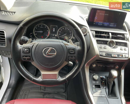 Білий Лексус НХ, об'ємом двигуна 1.99 л та пробігом 128 тис. км за 35500 $, фото 9 на Automoto.ua