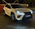 Белый Лексус НХ, объемом двигателя 2 л и пробегом 70 тыс. км за 32900 $, фото 1 на Automoto.ua
