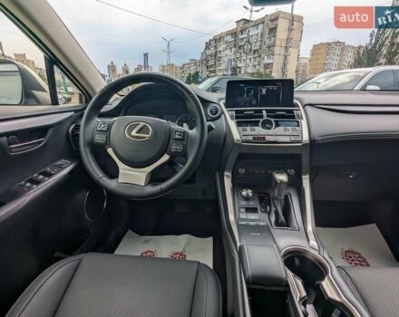 Білий Лексус НХ, об'ємом двигуна 2.49 л та пробігом 57 тис. км за 33700 $, фото 25 на Automoto.ua