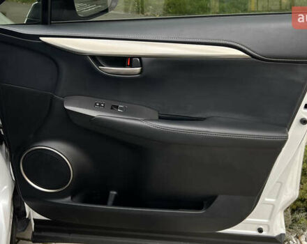 Лексус НХ 2020 у Львові на Automoto.ua Білий Лексус НХ, об'ємом двигуна 2.49 л та пробігом 65 тис. км за 35500 $, фото 42 на Automoto.ua