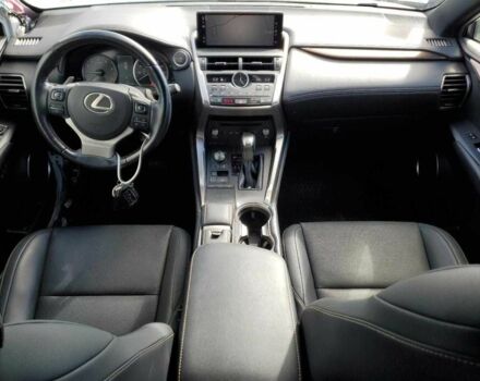 Білий Лексус НХ, об'ємом двигуна 2 л та пробігом 34 тис. км за 8900 $, фото 7 на Automoto.ua