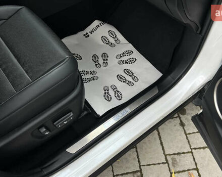 Лексус НХ 2020 у Львові на Automoto.ua Білий Лексус НХ, об'ємом двигуна 2.49 л та пробігом 65 тис. км за 35500 $, фото 38 на Automoto.ua