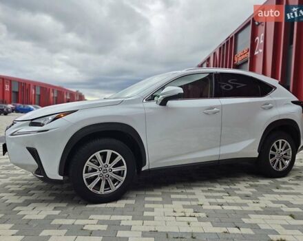 Лексус НХ 2020 у Львові на Automoto.ua Білий Лексус НХ, об'ємом двигуна 2 л та пробігом 26 тис. км за 23800 $, фото 18 на Automoto.ua