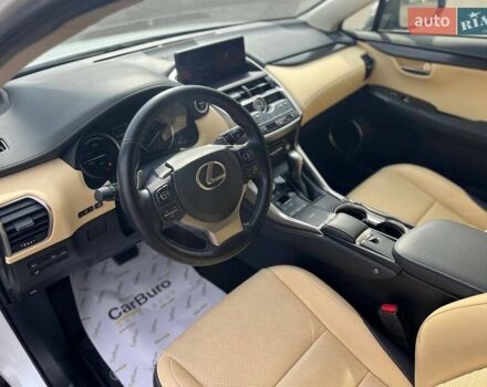 Білий Лексус НХ, об'ємом двигуна 2.49 л та пробігом 65 тис. км за 30900 $, фото 15 на Automoto.ua