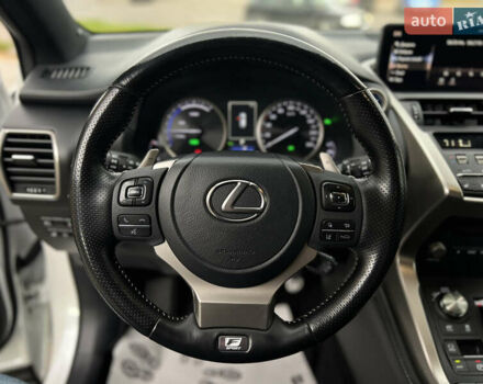 Лексус НХ 2020 у Львові на Automoto.ua Білий Лексус НХ, об'ємом двигуна 2.49 л та пробігом 65 тис. км за 35500 $, фото 12 на Automoto.ua