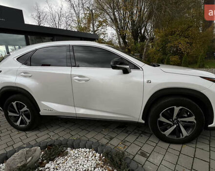 Лексус НХ 2020 у Львові на Automoto.ua Білий Лексус НХ, об'ємом двигуна 2.49 л та пробігом 65 тис. км за 35500 $, фото 6 на Automoto.ua