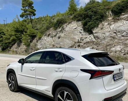 Белый Лексус НХ, объемом двигателя 2.5 л и пробегом 74 тыс. км за 43500 $, фото 3 на Automoto.ua