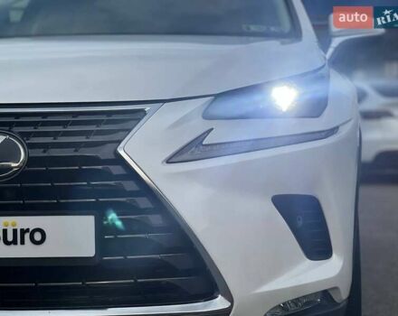 Білий Лексус НХ, об'ємом двигуна 2.49 л та пробігом 65 тис. км за 30700 $, фото 15 на Automoto.ua