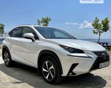 Белый Лексус НХ, объемом двигателя 2.5 л и пробегом 74 тыс. км за 43500 $, фото 5 на Automoto.ua