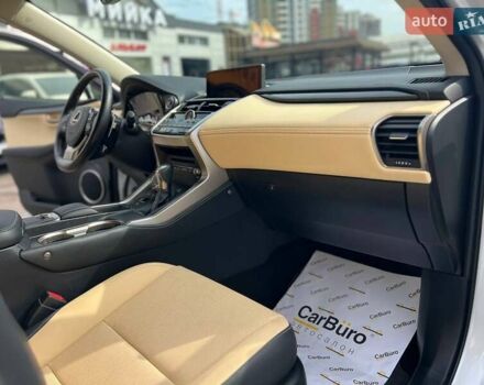 Білий Лексус НХ, об'ємом двигуна 2.49 л та пробігом 65 тис. км за 30700 $, фото 31 на Automoto.ua