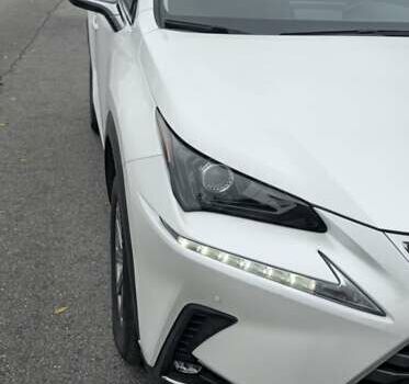 Лексус НХ 2020 у Києві на Automoto.ua Білий Лексус НХ, об'ємом двигуна 2.49 л та пробігом 31 тис. км за 34500 $, фото 2 на Automoto.ua