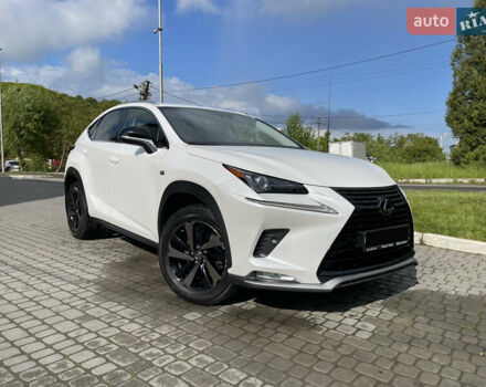 Білий Лексус НХ, об'ємом двигуна 1.99 л та пробігом 128 тис. км за 35500 $, фото 1 на Automoto.ua