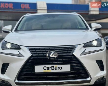 Білий Лексус НХ, об'ємом двигуна 2.49 л та пробігом 65 тис. км за 30700 $, фото 5 на Automoto.ua