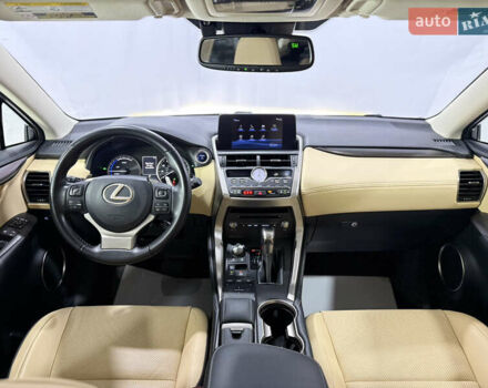 Белый Лексус НХ, объемом двигателя 2.49 л и пробегом 84 тыс. км за 31200 $, фото 14 на Automoto.ua