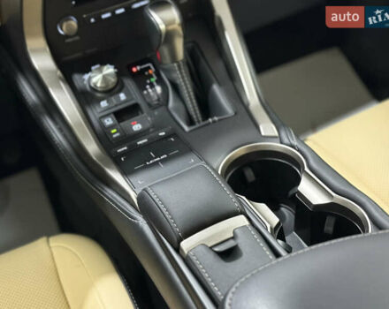 Белый Лексус НХ, объемом двигателя 2.49 л и пробегом 84 тыс. км за 31200 $, фото 37 на Automoto.ua