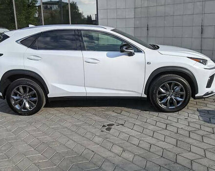 Белый Лексус НХ, объемом двигателя 2 л и пробегом 53 тыс. км за 30000 $, фото 3 на Automoto.ua
