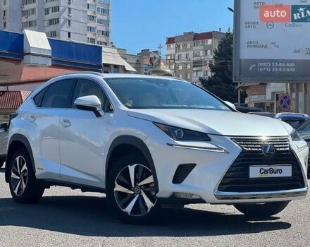 Білий Лексус НХ, об'ємом двигуна 2.49 л та пробігом 65 тис. км за 30900 $, фото 1 на Automoto.ua