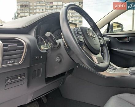 Білий Лексус НХ, об'ємом двигуна 2.49 л та пробігом 57 тис. км за 33700 $, фото 28 на Automoto.ua