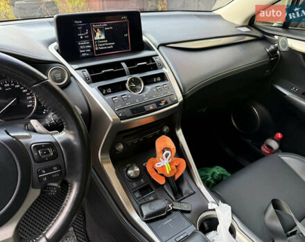 Белый Лексус НХ, объемом двигателя 1.99 л и пробегом 51 тыс. км за 35000 $, фото 18 на Automoto.ua