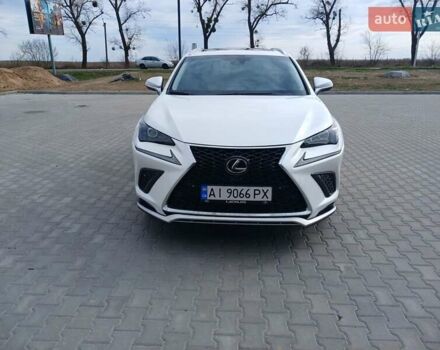 Белый Лексус НХ, объемом двигателя 2 л и пробегом 35 тыс. км за 31500 $, фото 1 на Automoto.ua