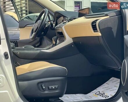 Білий Лексус НХ, об'ємом двигуна 2.49 л та пробігом 65 тис. км за 30700 $, фото 30 на Automoto.ua
