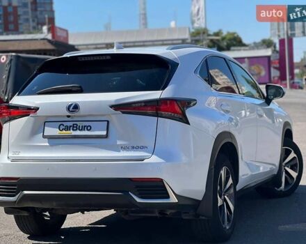 Білий Лексус НХ, об'ємом двигуна 2.49 л та пробігом 65 тис. км за 30900 $, фото 11 на Automoto.ua