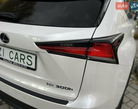 Лексус НХ 2020 у Львові на Automoto.ua Білий Лексус НХ, об'ємом двигуна 2.49 л та пробігом 65 тис. км за 35500 $, фото 7 на Automoto.ua