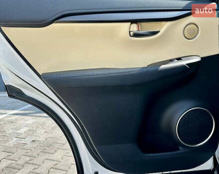 Білий Лексус НХ, об'ємом двигуна 2.49 л та пробігом 45 тис. км за 29799 $, фото 22 на Automoto.ua