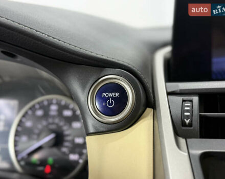 Белый Лексус НХ, объемом двигателя 2.49 л и пробегом 84 тыс. км за 31200 $, фото 40 на Automoto.ua