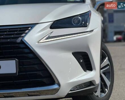 Білий Лексус НХ, об'ємом двигуна 2.49 л та пробігом 65 тис. км за 30900 $, фото 10 на Automoto.ua