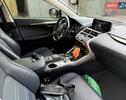 Белый Лексус НХ, объемом двигателя 1.99 л и пробегом 51 тыс. км за 35000 $, фото 13 на Automoto.ua