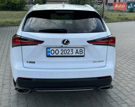 Білий Лексус НХ, об'ємом двигуна 2 л та пробігом 91 тис. км за 37000 $, фото 4 на Automoto.ua