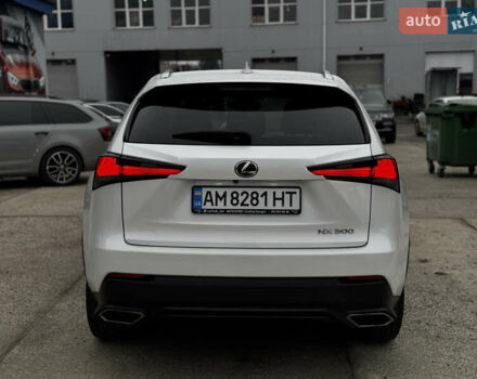 Белый Лексус НХ, объемом двигателя 2 л и пробегом 63 тыс. км за 28250 $, фото 5 на Automoto.ua