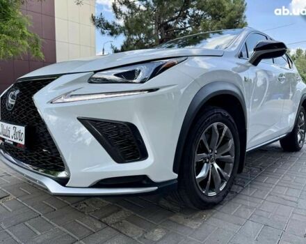 Белый Лексус НХ, объемом двигателя 2 л и пробегом 30 тыс. км за 26300 $, фото 4 на Automoto.ua