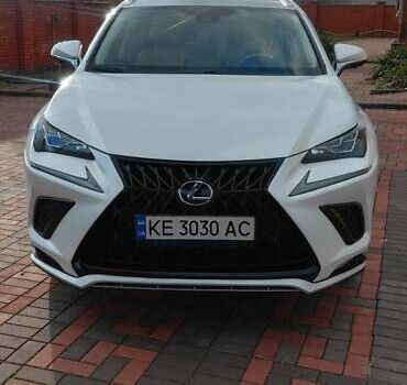 Белый Лексус НХ, объемом двигателя 2.49 л и пробегом 38 тыс. км за 39900 $, фото 4 на Automoto.ua