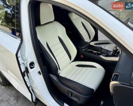 Белый Лексус НХ, объемом двигателя 2 л и пробегом 30 тыс. км за 25900 $, фото 33 на Automoto.ua