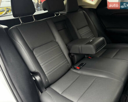 Белый Лексус НХ, объемом двигателя 2 л и пробегом 63 тыс. км за 28250 $, фото 52 на Automoto.ua