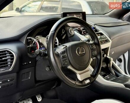 Белый Лексус НХ, объемом двигателя 2 л и пробегом 30 тыс. км за 25900 $, фото 23 на Automoto.ua