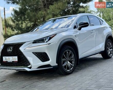 Белый Лексус НХ, объемом двигателя 2 л и пробегом 30 тыс. км за 25900 $, фото 1 на Automoto.ua