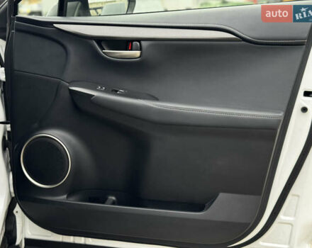 Белый Лексус НХ, объемом двигателя 2 л и пробегом 63 тыс. км за 28250 $, фото 54 на Automoto.ua