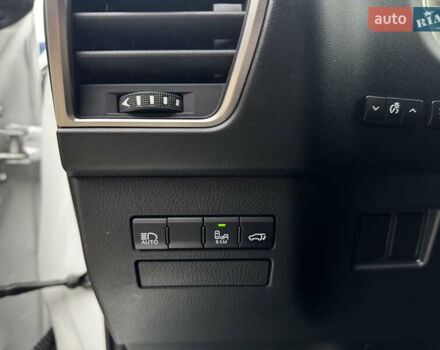 Белый Лексус НХ, объемом двигателя 2 л и пробегом 63 тыс. км за 28250 $, фото 25 на Automoto.ua