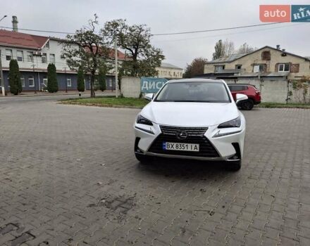 Белый Лексус НХ, объемом двигателя 2 л и пробегом 19 тыс. км за 34900 $, фото 1 на Automoto.ua