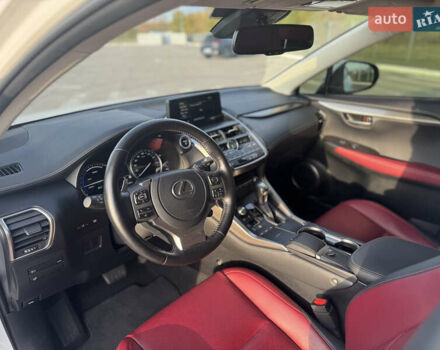 Лексус НХ 2021 у Дніпро (Дніпропетровську) на Automoto.ua Білий Лексус НХ, об'ємом двигуна 2.49 л та пробігом 21 тис. км за 40000 $, фото 4 на Automoto.ua