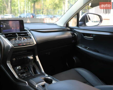 Білий Лексус НХ, об'ємом двигуна 2 л та пробігом 56 тис. км за 31500 $, фото 13 на Automoto.ua