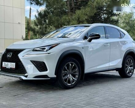 Белый Лексус НХ, объемом двигателя 2 л и пробегом 30 тыс. км за 26300 $, фото 2 на Automoto.ua